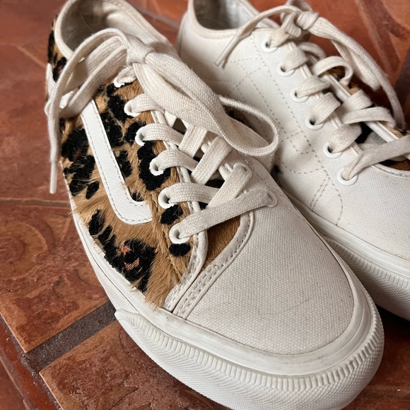 Leopard Vans - Picture 6 of 6